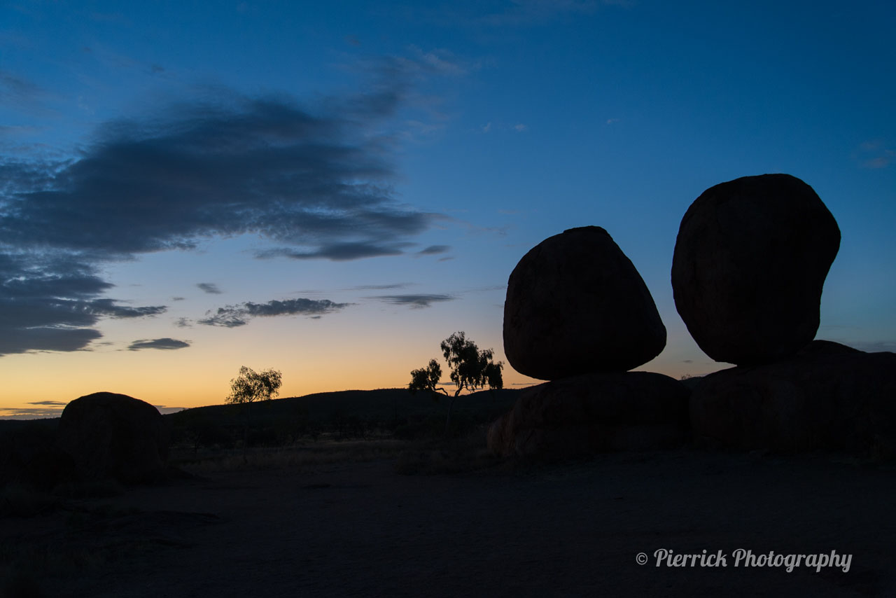 Devils Marbles au coucher de soleil