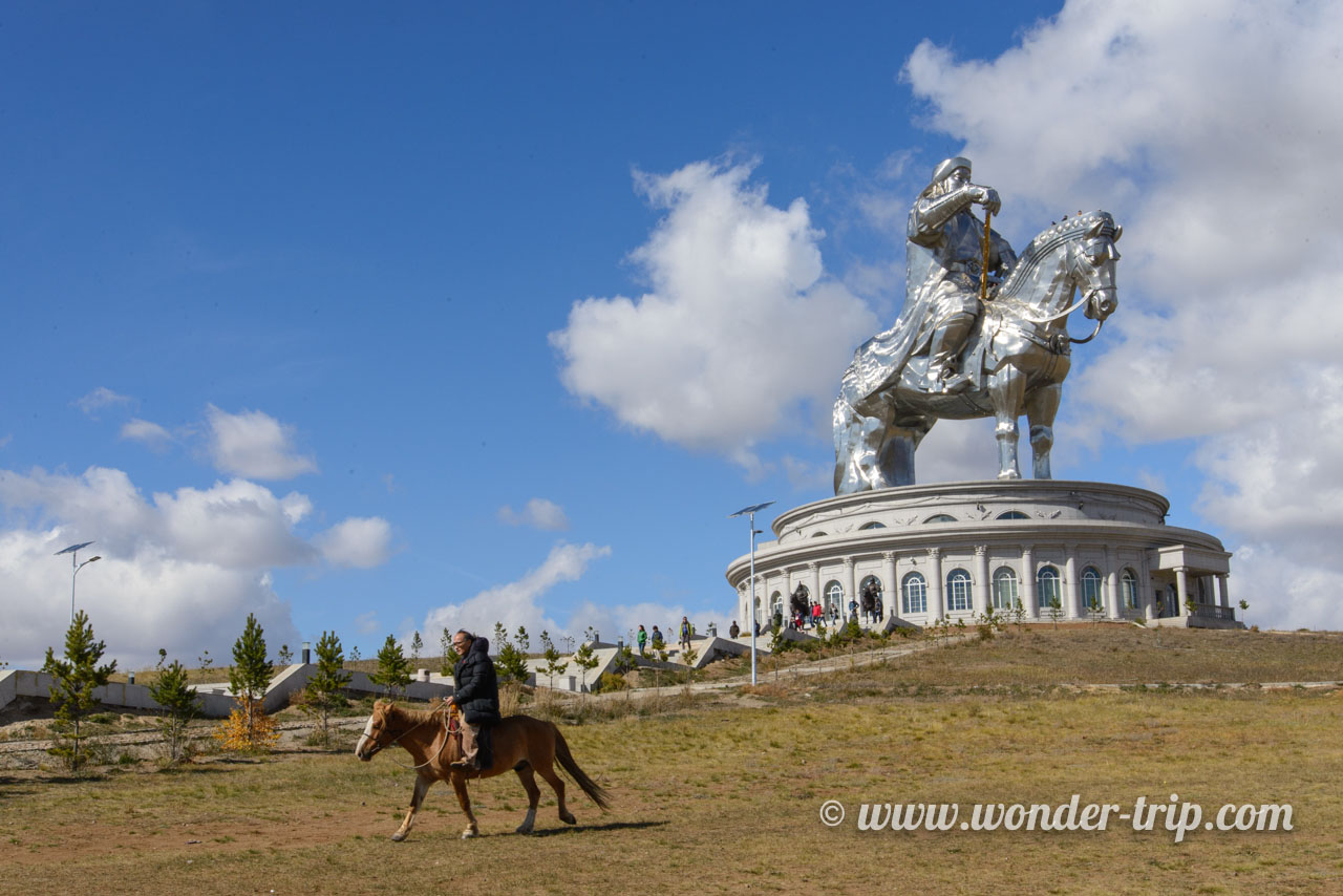 Statue de Chinggis khaan