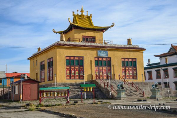 Gandan-Khiid-temple-Oulan-Bator-02