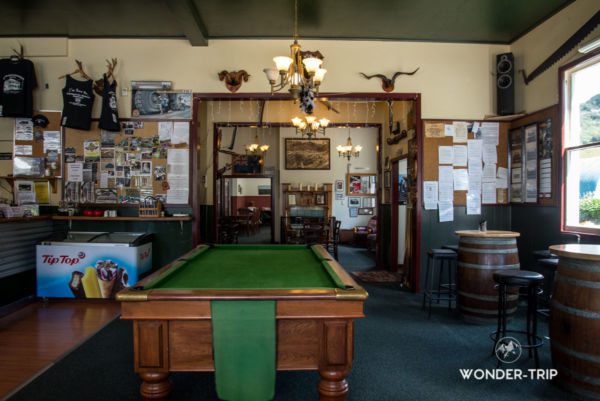 Whangamomona-pub-hotel-02