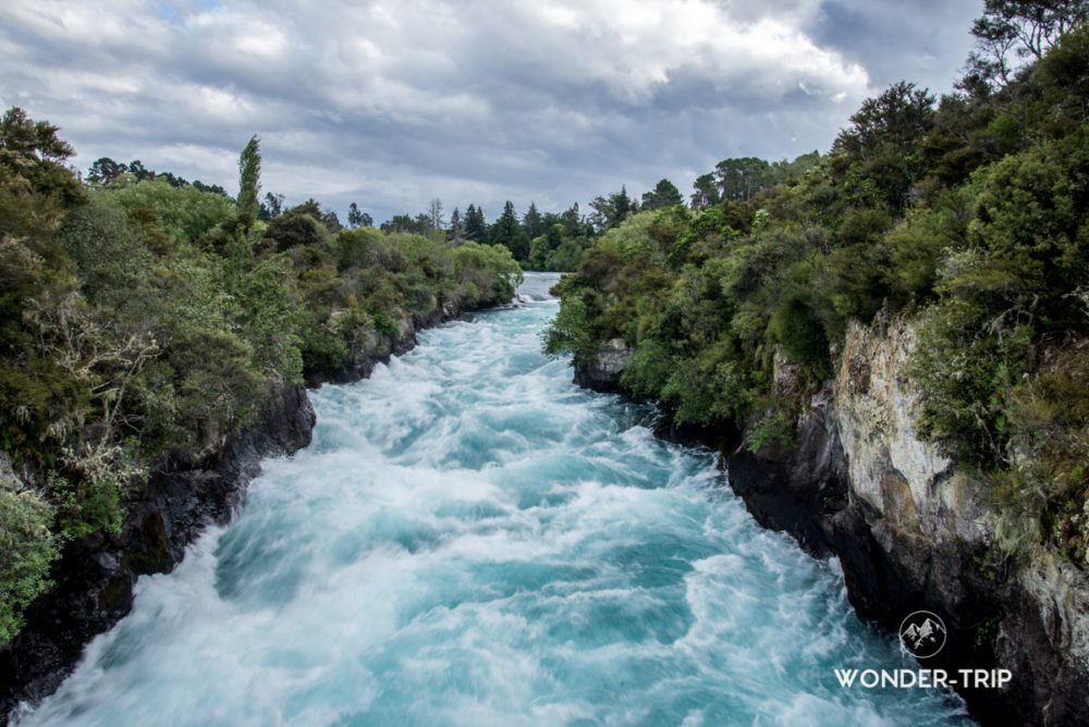 Huka-falls-02