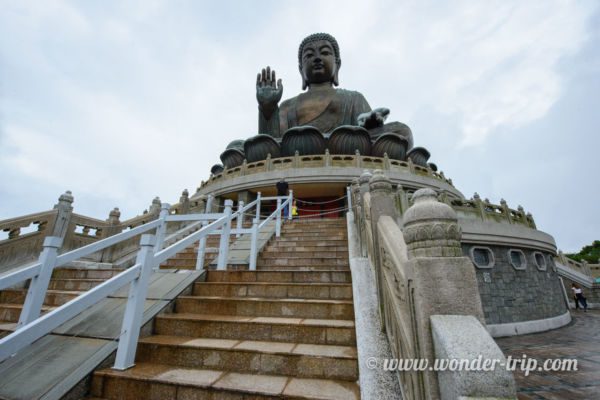 Tian-Tan-Buddha-Hong-Kong-03