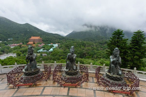 Tian-Tan-Buddha-Hong-Kong-05