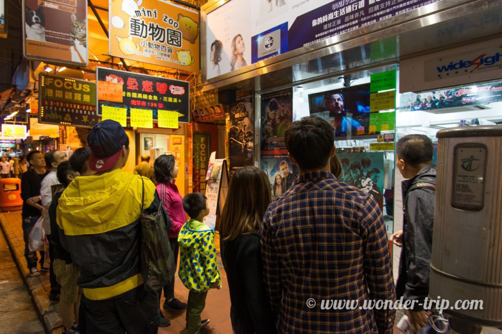 Temple-Night-Market-Hong-Kong-01